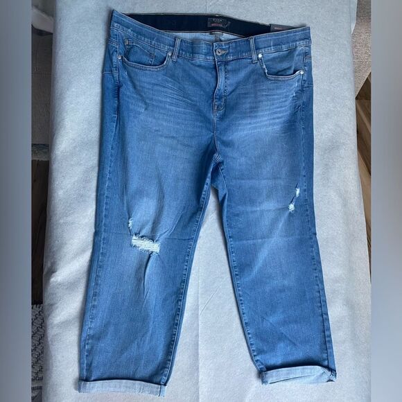 Torrid Bombshell Straight Light Blue Jeans Plus Size 26 - Picture 1 of 8